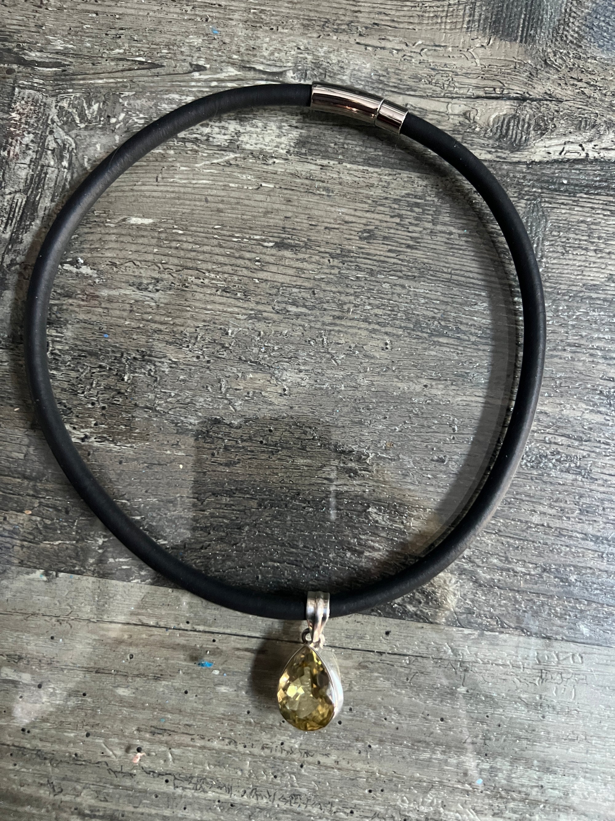 Rubber Necklace with tear drop lemon topaz