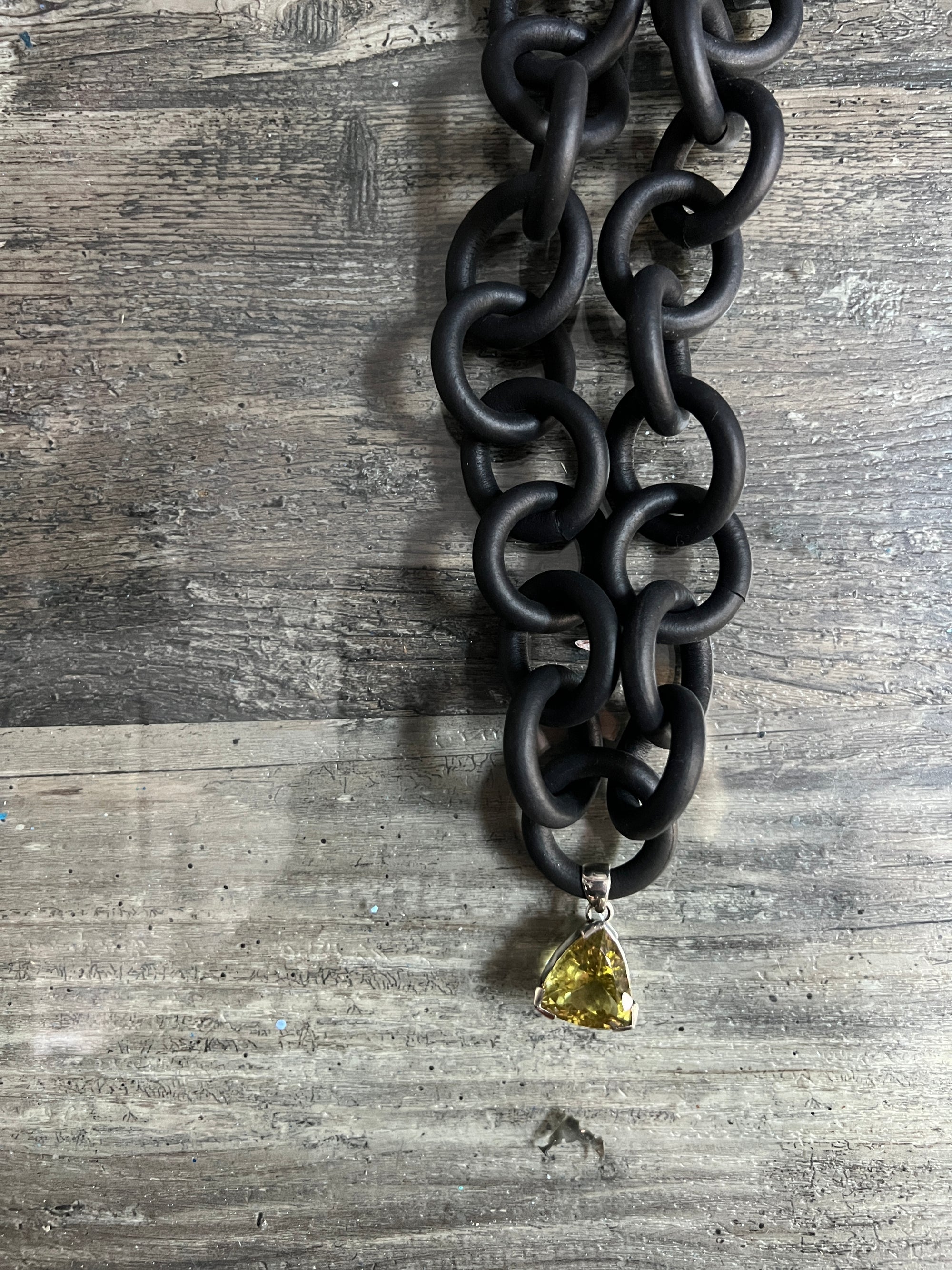 Rubber Chain with Triangle Lemon Topaz