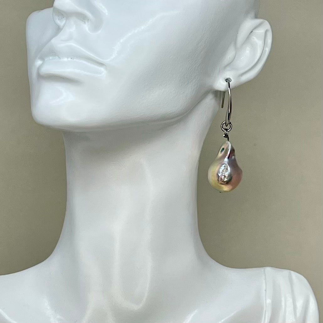 GENUINE BAROQUE PEARLS AND SILVER ENDCAPS. by nyet jewelry