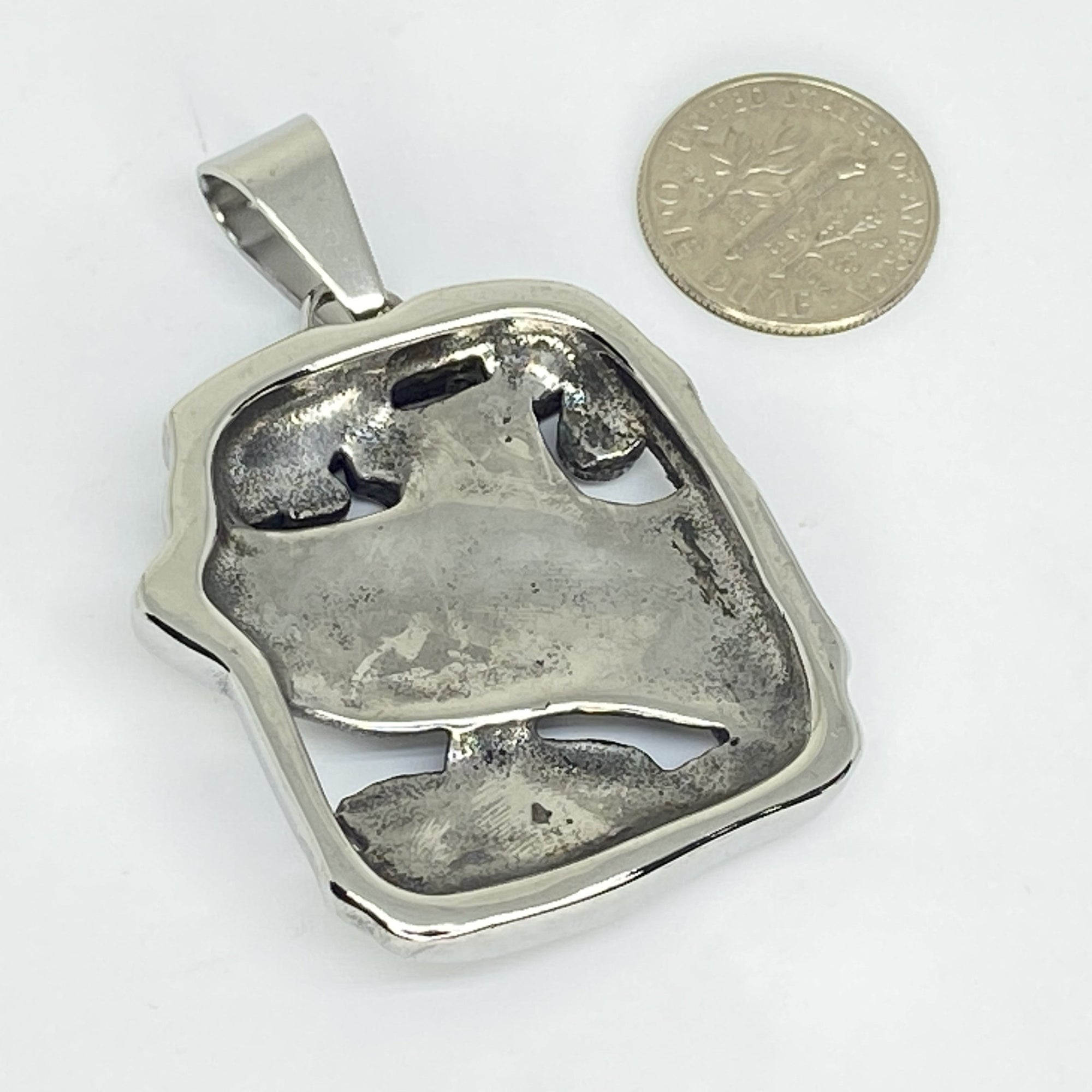 stainless steel pendent shark in wreck