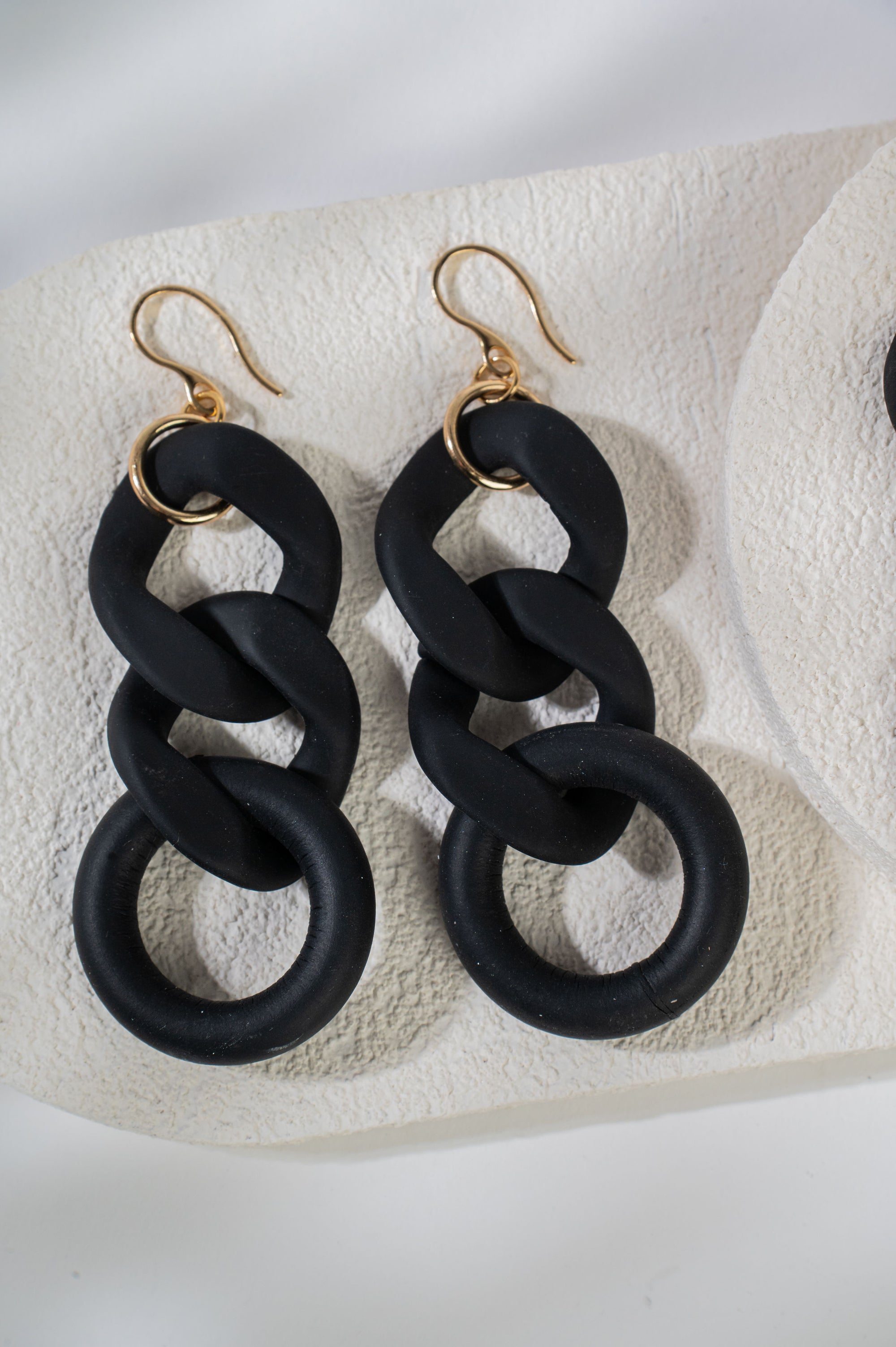 Plastic Chain Link Earrings with Rubber Ring