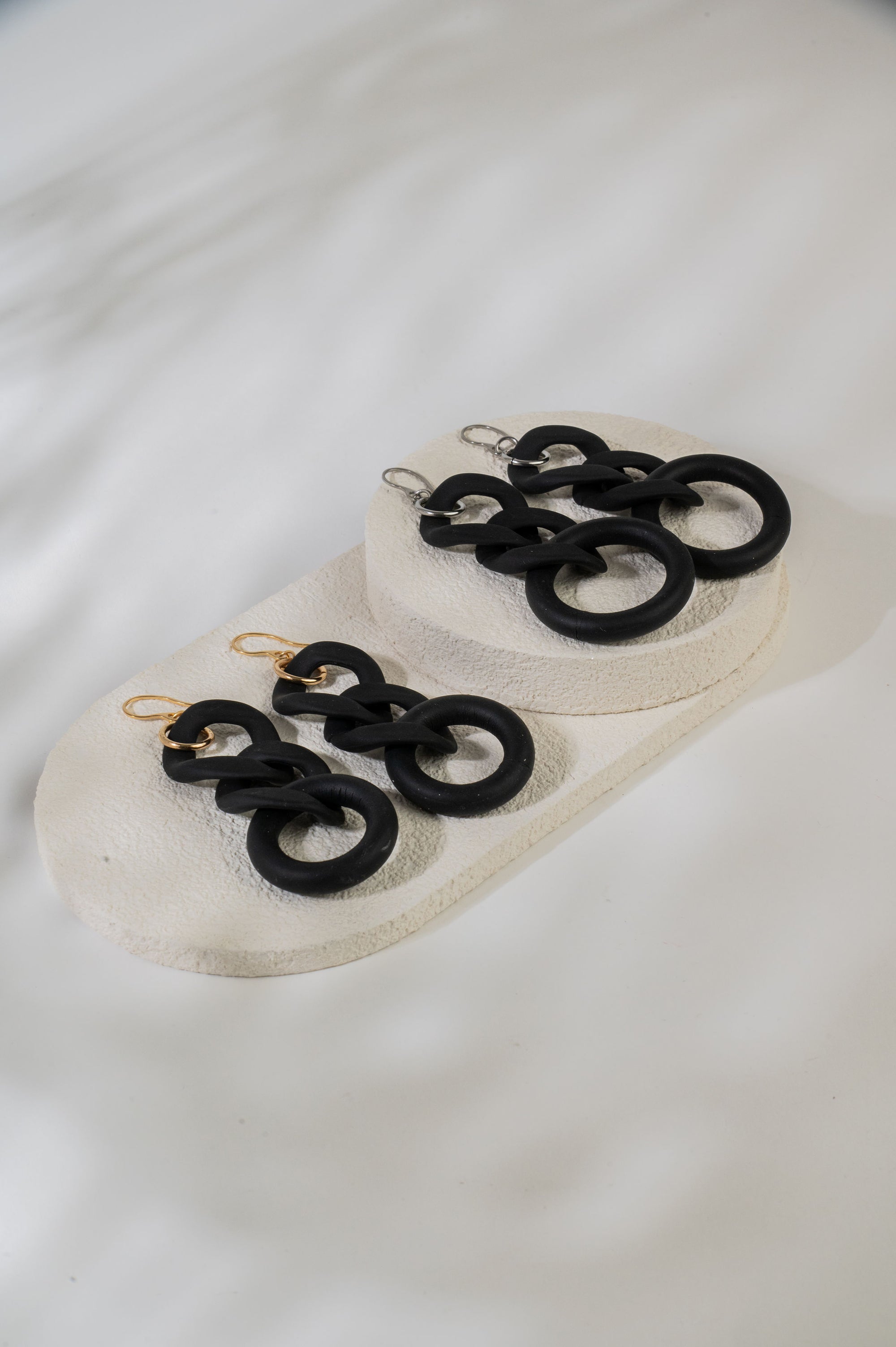 Plastic Chain Link Earrings with Rubber Ring