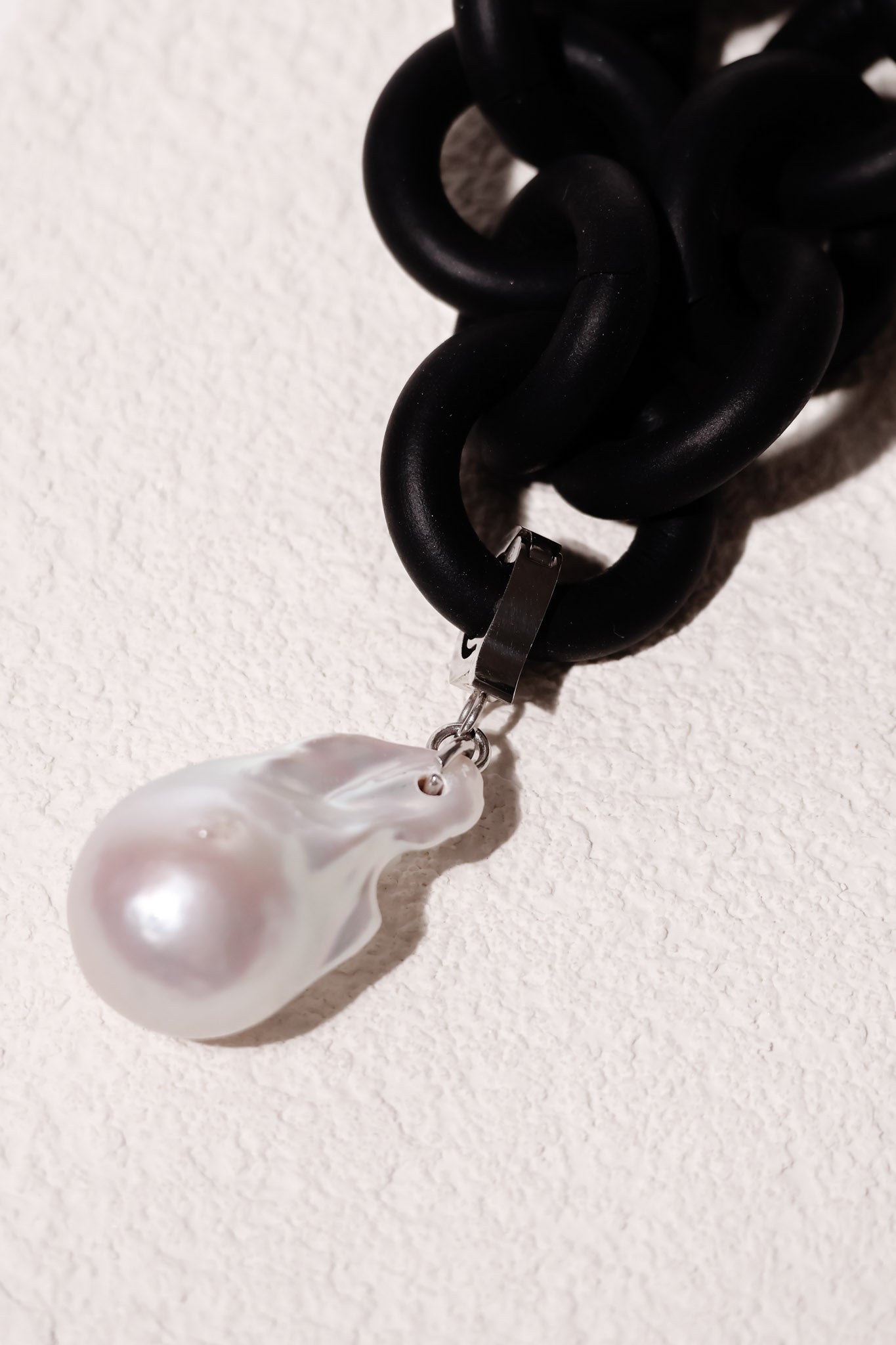 Drop Pendent White Baroque Pearl Rubber Necklace
