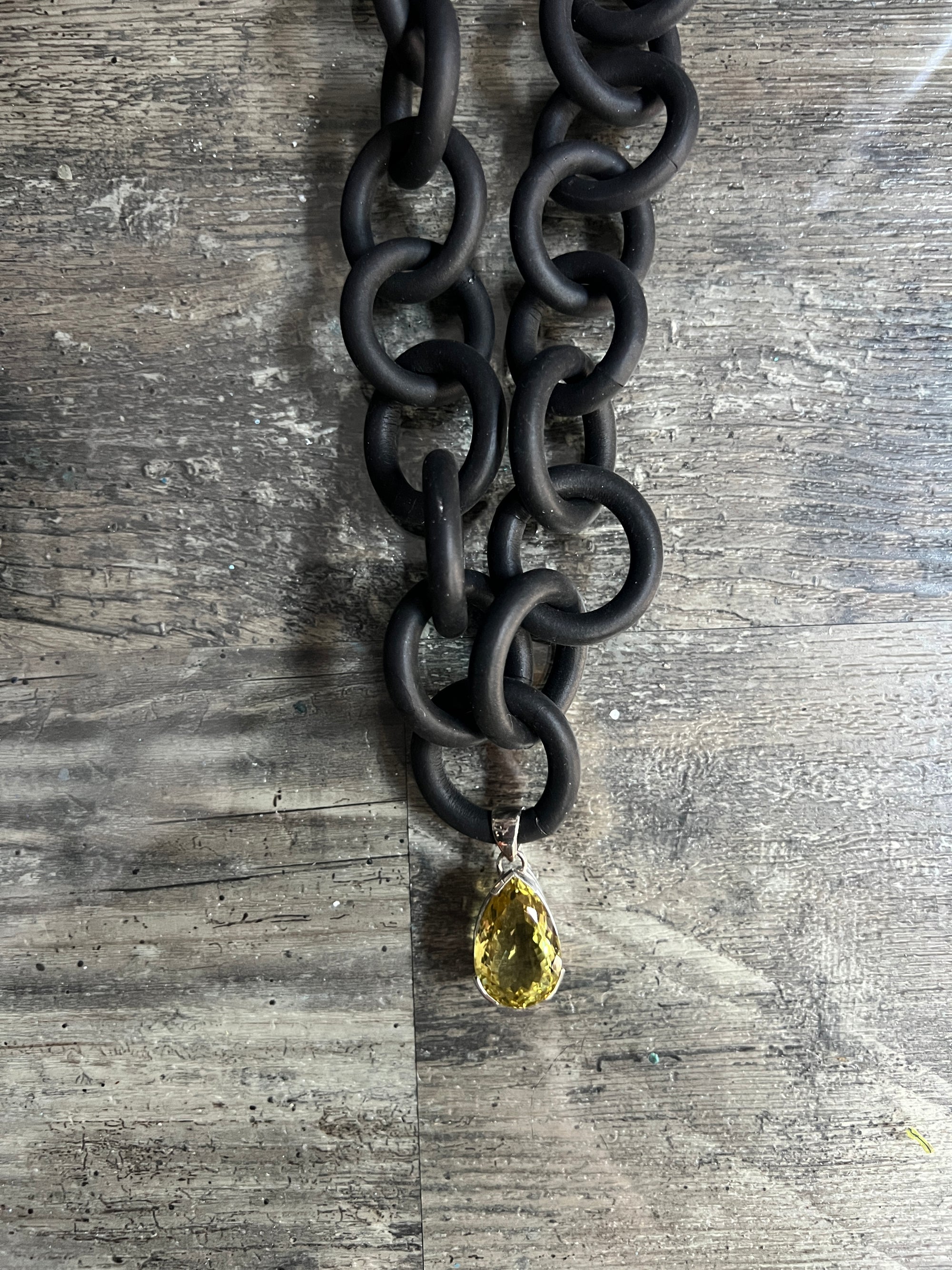 Rubber Chain with Tear Drop Lemon Topaz