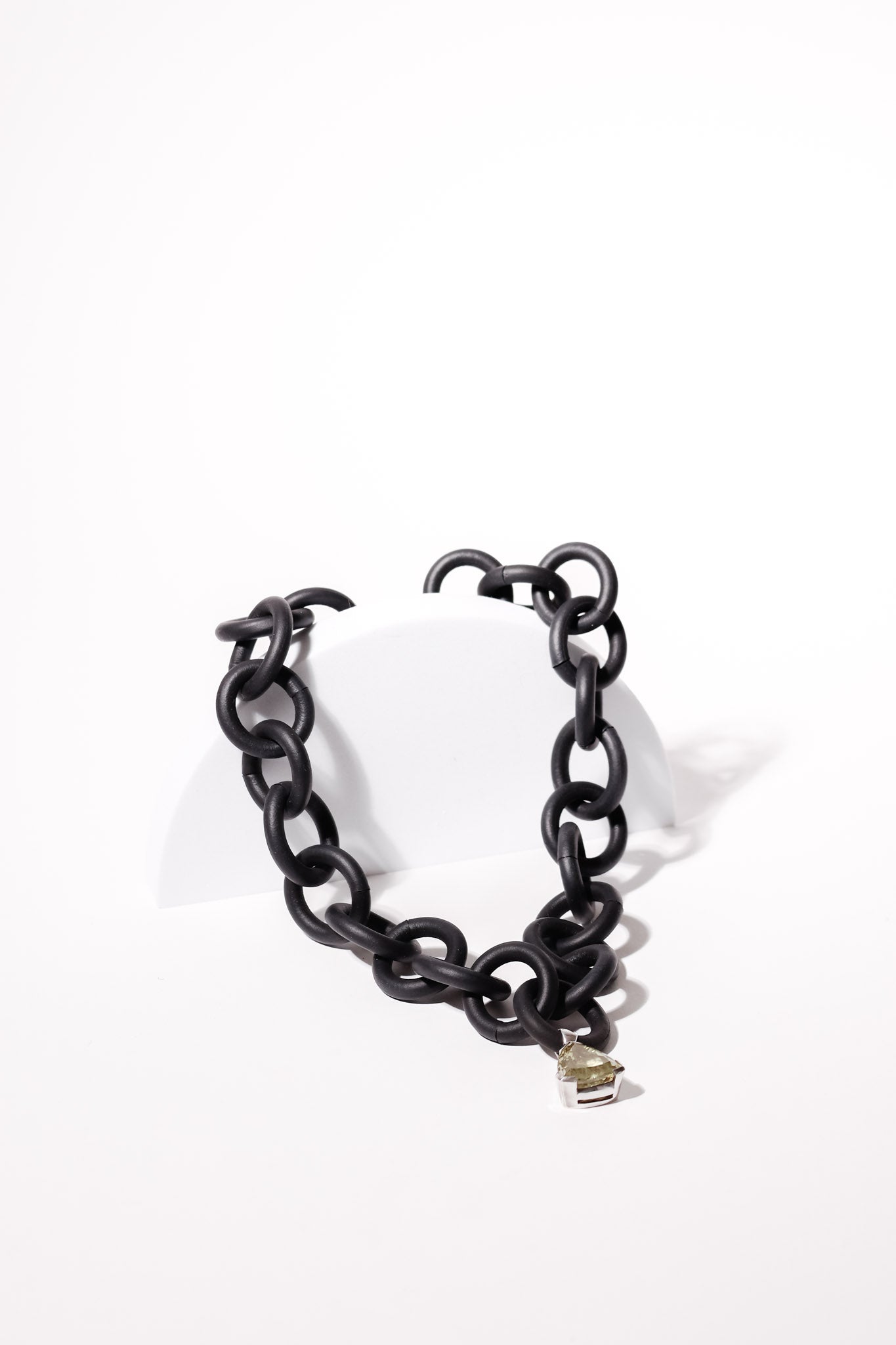 Rubber Chain with Triangle Lemon Topaz