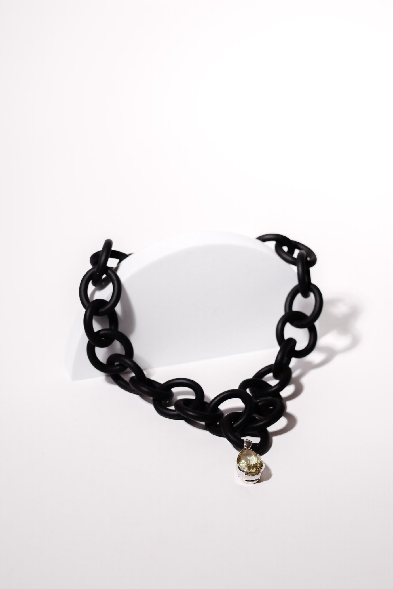 Rubber Chain with Tear Drop Lemon Topaz