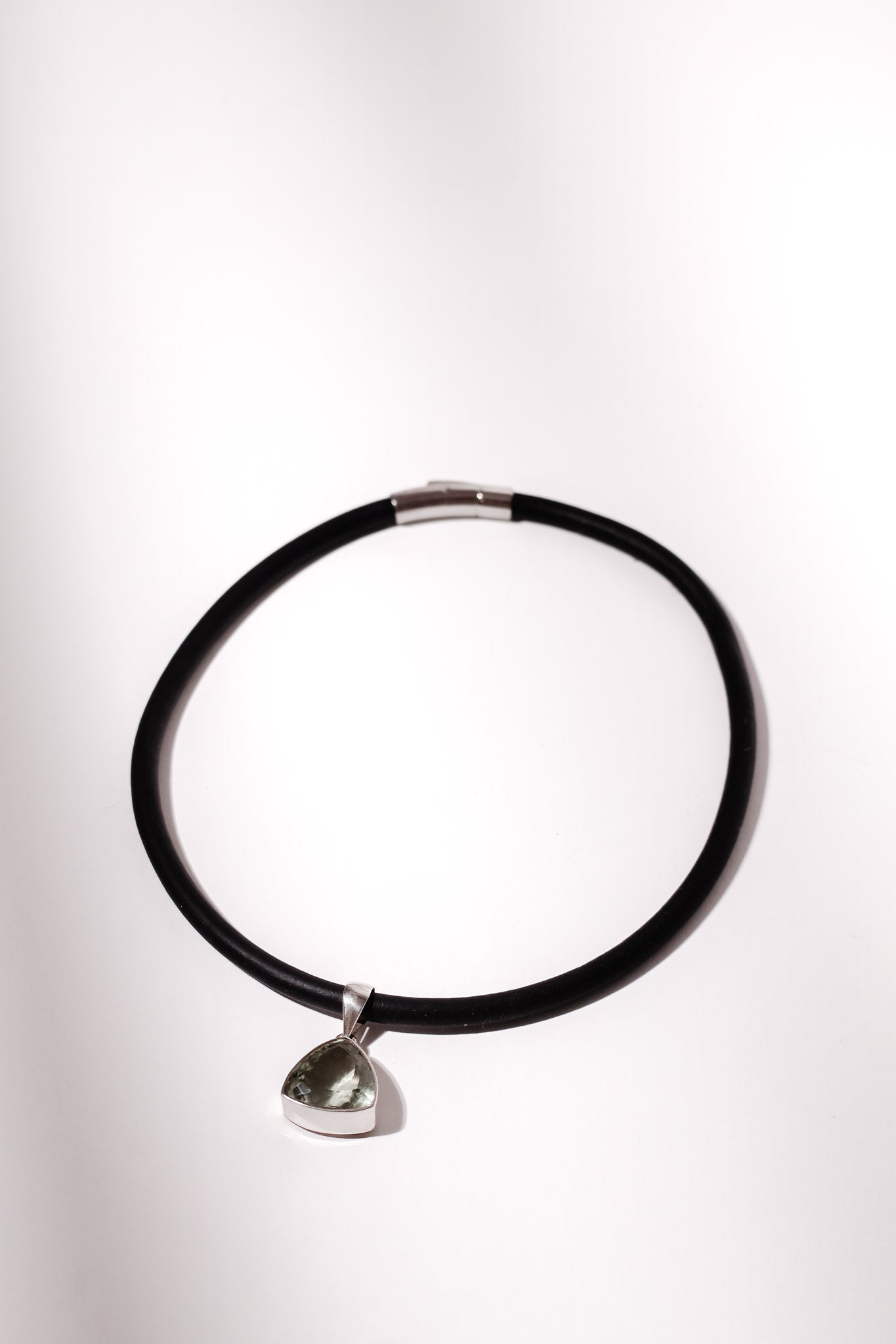 Rubber Necklace with Triangle Green Amethyst