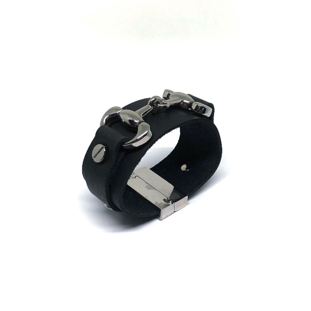 equestrian cuff black by nyet jewelry