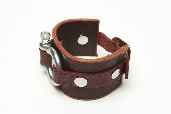 Shackle Latigo Cuff Brown - Nyet Jewelry