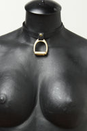 Nyet Jewelry stirrup choker