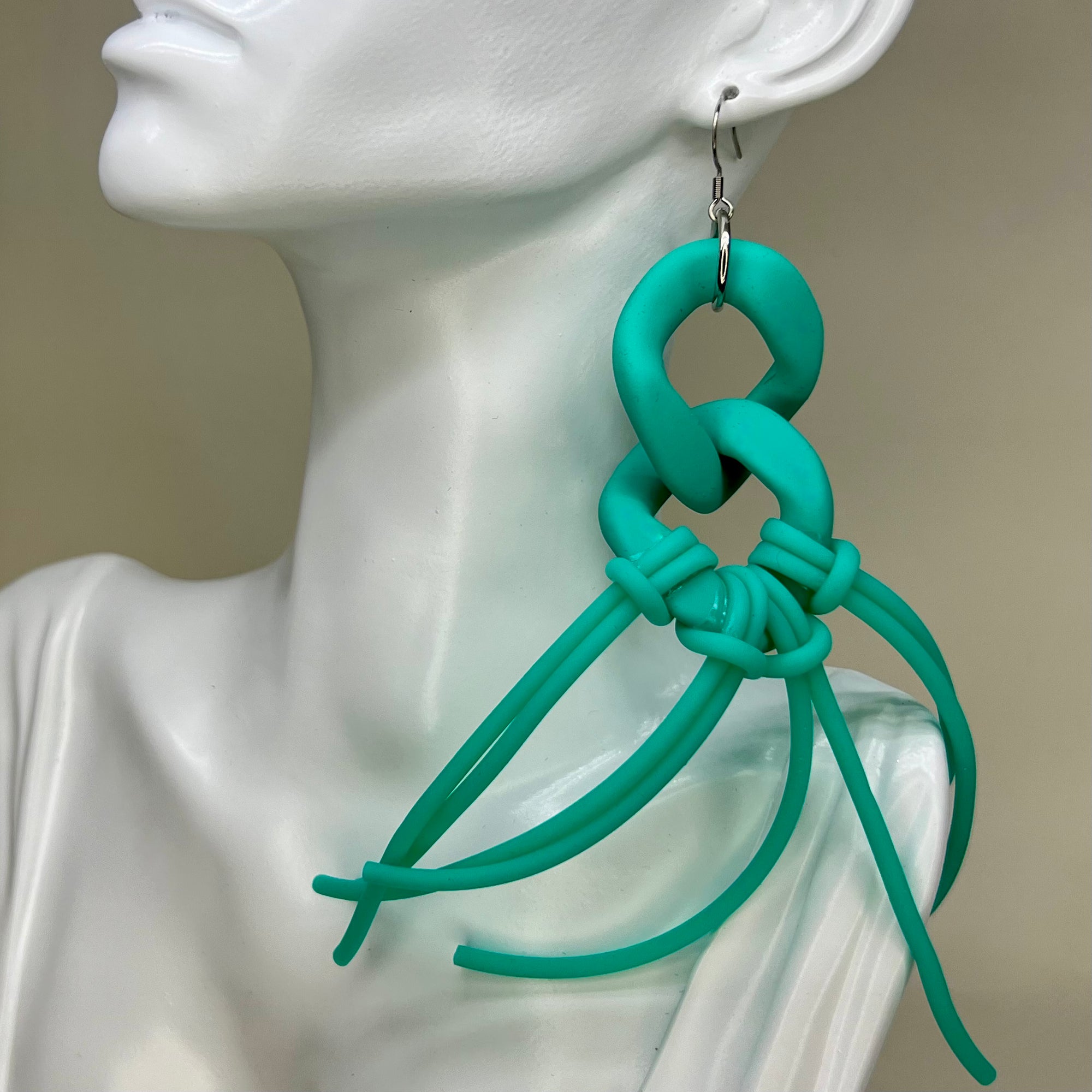 Giant Oktopus Earrings in Orange or Green