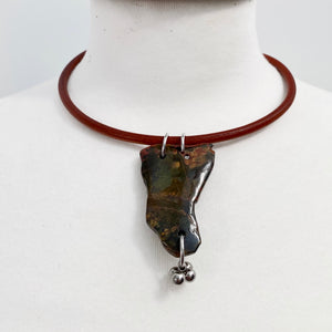 5 MM ROUND LEATHER NECKLACE WITH POLISHED STONE PENDENT AND STAINLESS STEEL BEADS. by nyet jewelry