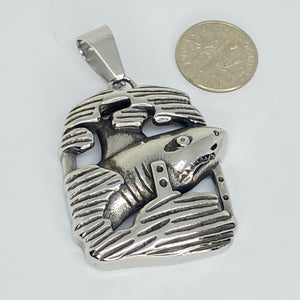 stainless steel pendent  shark in wreck