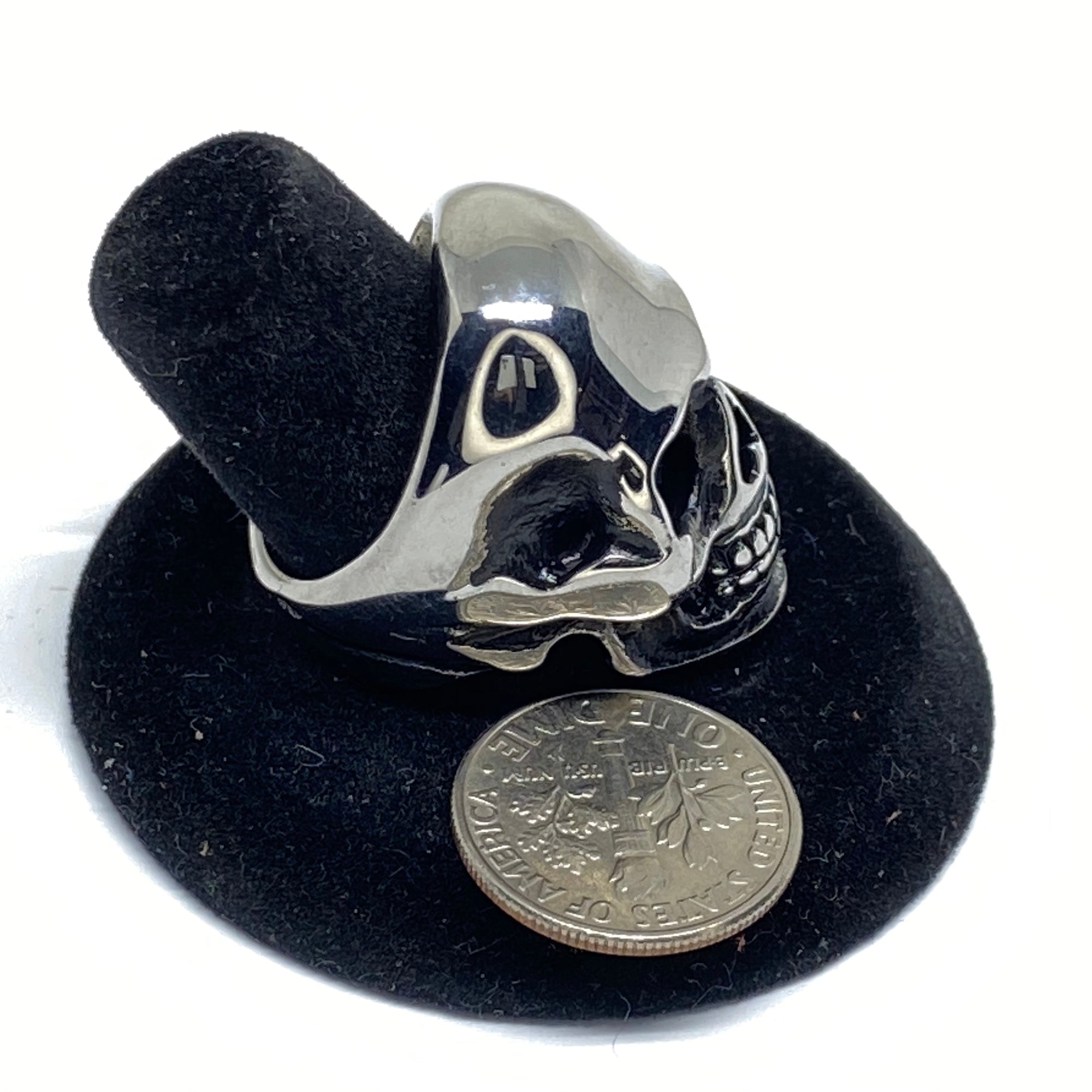 SMALL SKULL STAINLESS STEEL RING.  